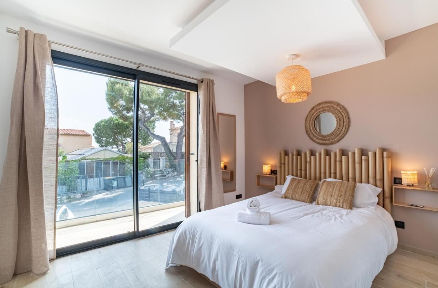 Magnifique villa contemporaine vue mer&montagne Saint-Paul-de-Vence Extérieur photo